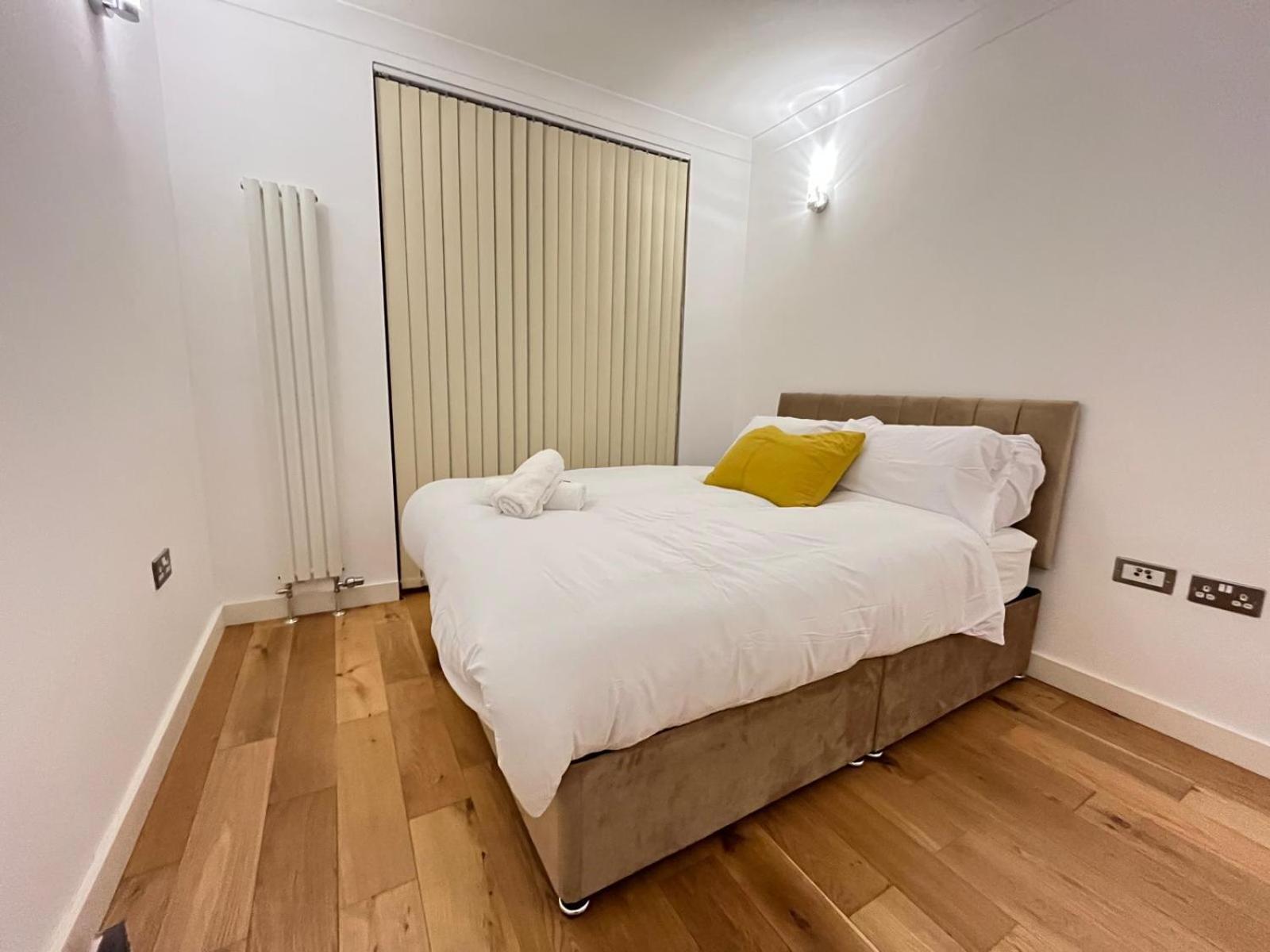 Luxury Riverside Retreat With Bath Jacuzzi Apartment *