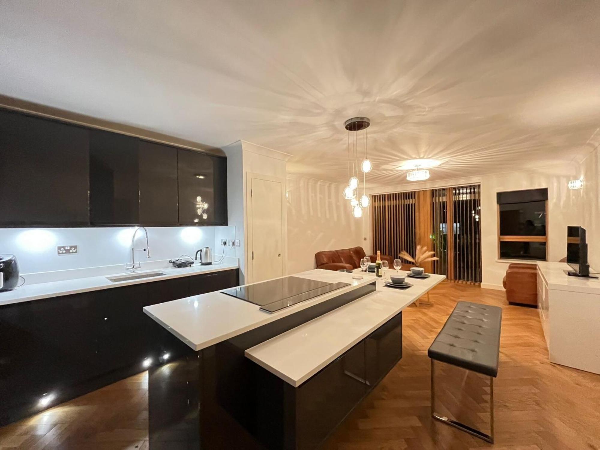 Appartamento Luxury Riverside Retreat With Bath Jacuzzi *